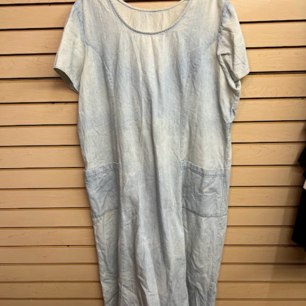 Blue Jean Maternity Short Sleeve Dress with Pockets